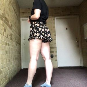 american eagle black floral flowy shorts